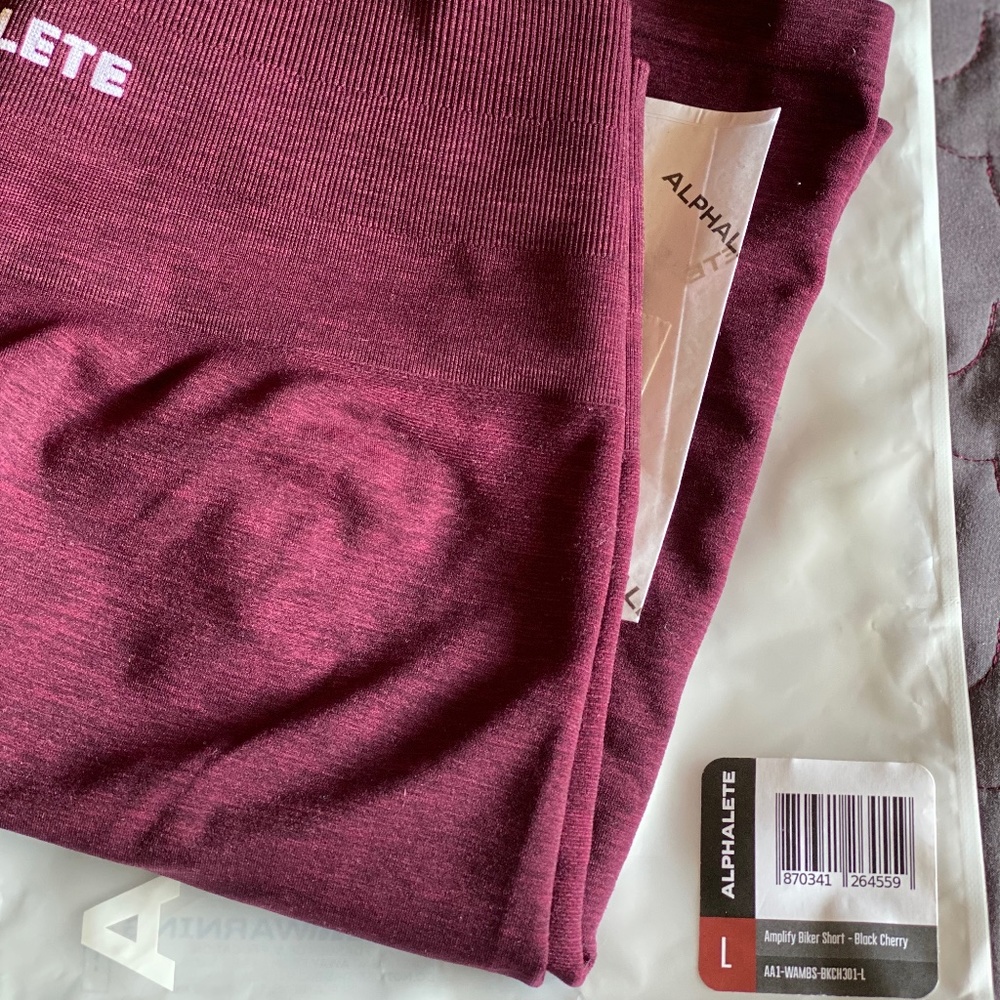 Alphalete Amplify shorts-black Cherry